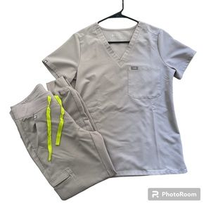 FIGS Scrubs set in Slate